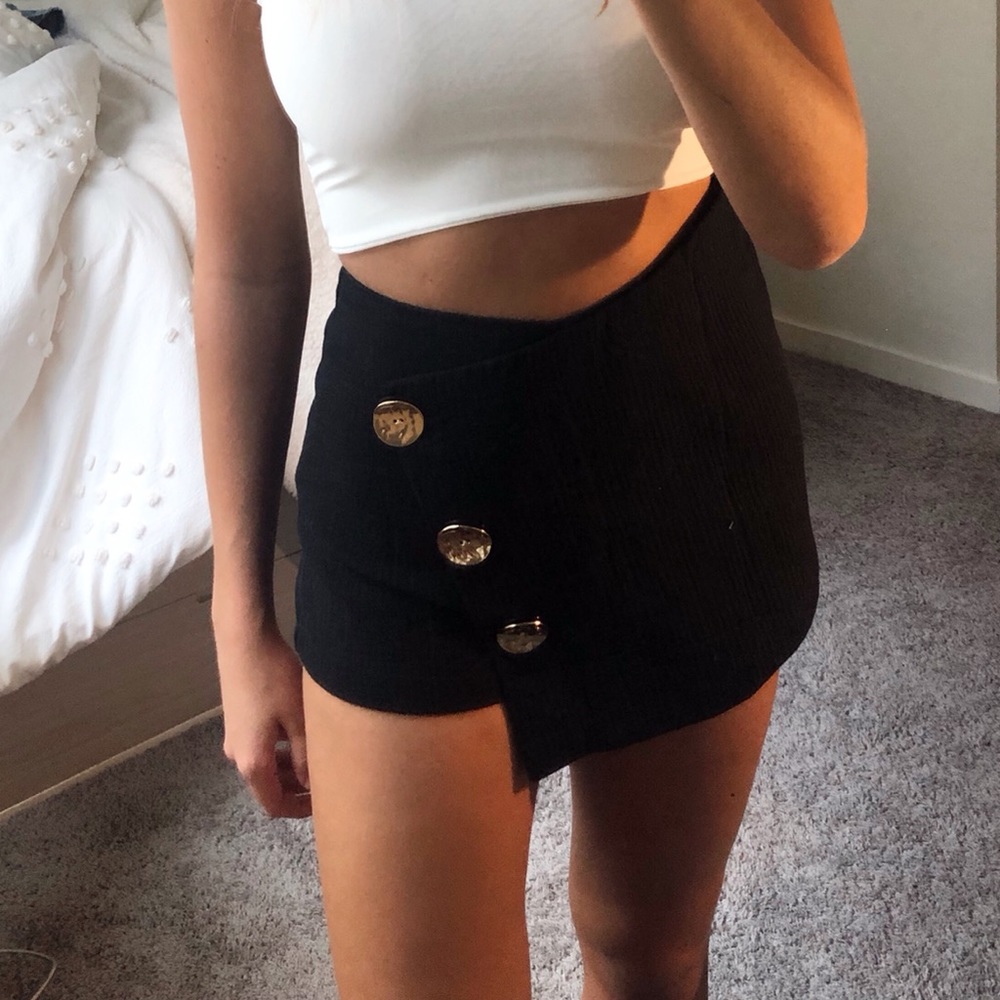 Princess Polly Black Button Shorts